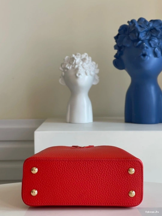 LOUIS VUITTON CAPUCINES MINI 0117